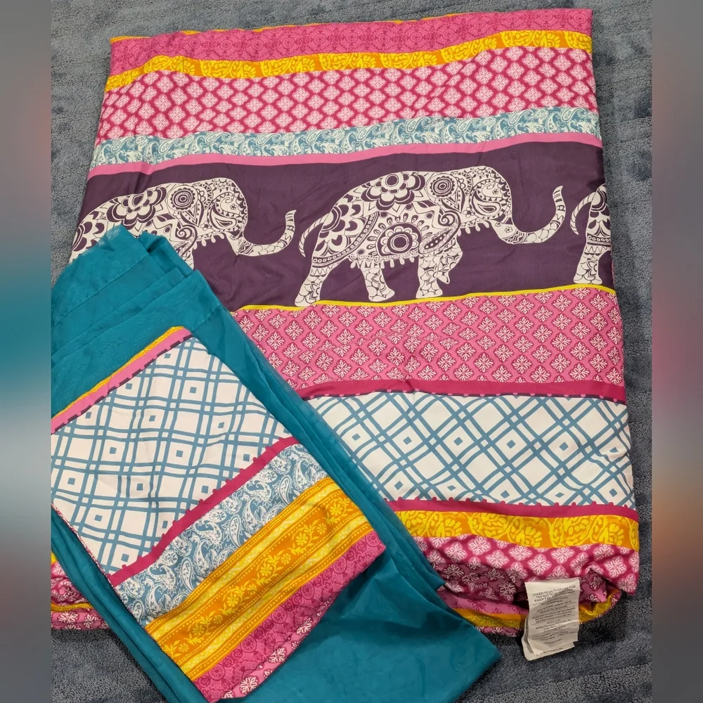 Meghana Twin comforter & standard sham with matching curtains